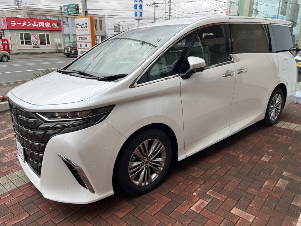 80g60's tweet photo. #新型アルファード
見たら早く欲しくなる笑笑 https://t.co/9Jp6Rm7c62
