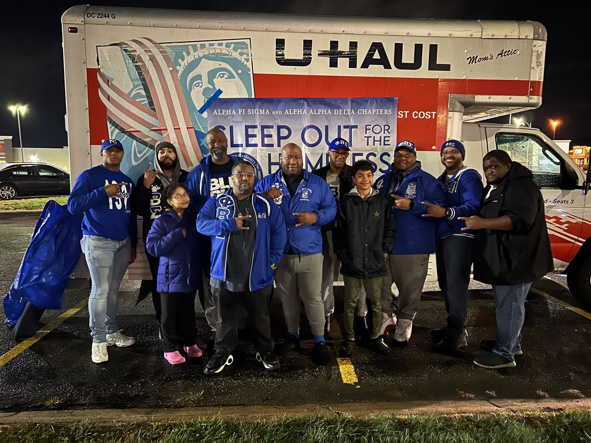 Teaching the kids the importance of giving back to the community. We spend the night collecting clothes and perishables for the homeless  <a href="/pbssw1914/">Phi Beta Sigma - Southwestern Region</a> <a href="/laingavery4/">Avery Laing</a> <a href="/AmariLaing/">Amari Laing</a> 
#NebraskaSigmas