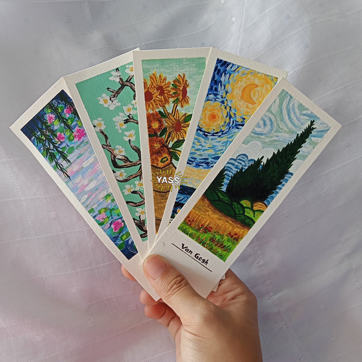 literarybase's tweet photo. Lt

Hallo!! Sender mau tes 🌊🌊 dlu nih. Kalo sender ju4l bookmark handmade gini ada yg tertarik ngga ya? Ini asli buatan sendiri, pake cat lukis hehe. Terima kasihh💐
https://t.co/1w3ZZKllj2
