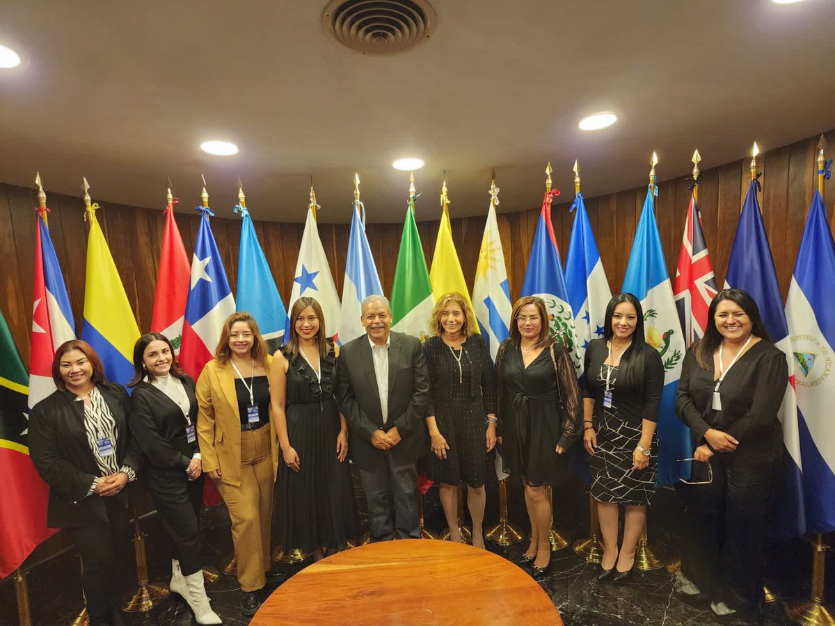 YolisPacheko's tweet photo. 📍Presente
En el IV Congreso Latinoamericano acerca de las nuevas tendencias del Derecho del Trabajo y de la Seguridad Social. #SomosCTM #CTMCoahuila #TeresoMedina https://t.co/6u6Ua4PHSX