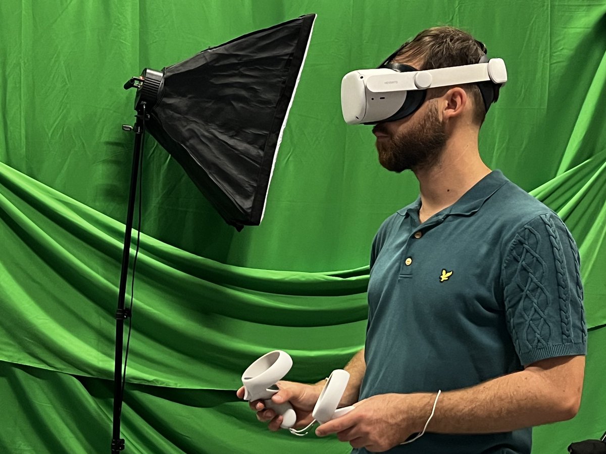 CNRS_dr12's tweet photo. Plongée dans la #RéalitéVirtuelle ou course aérienne en #gravité martienne 👨‍🚀, l’insolite a été au RDV pour nos visiteurs. #CNRSinsolite #FDS2023. https://t.co/4aCpbZSRqV