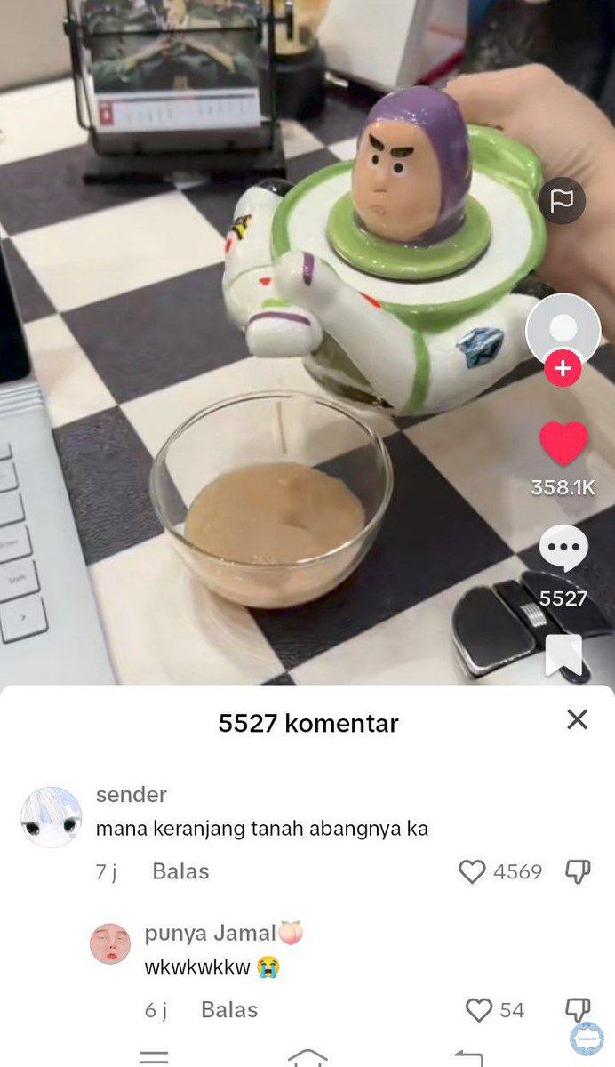 alkeonhol's tweet photo. @tanyarlfes "padahal mukanya kayak orang bener"
"sehat-sehat orang aring" https://t.co/7G44eVokF7