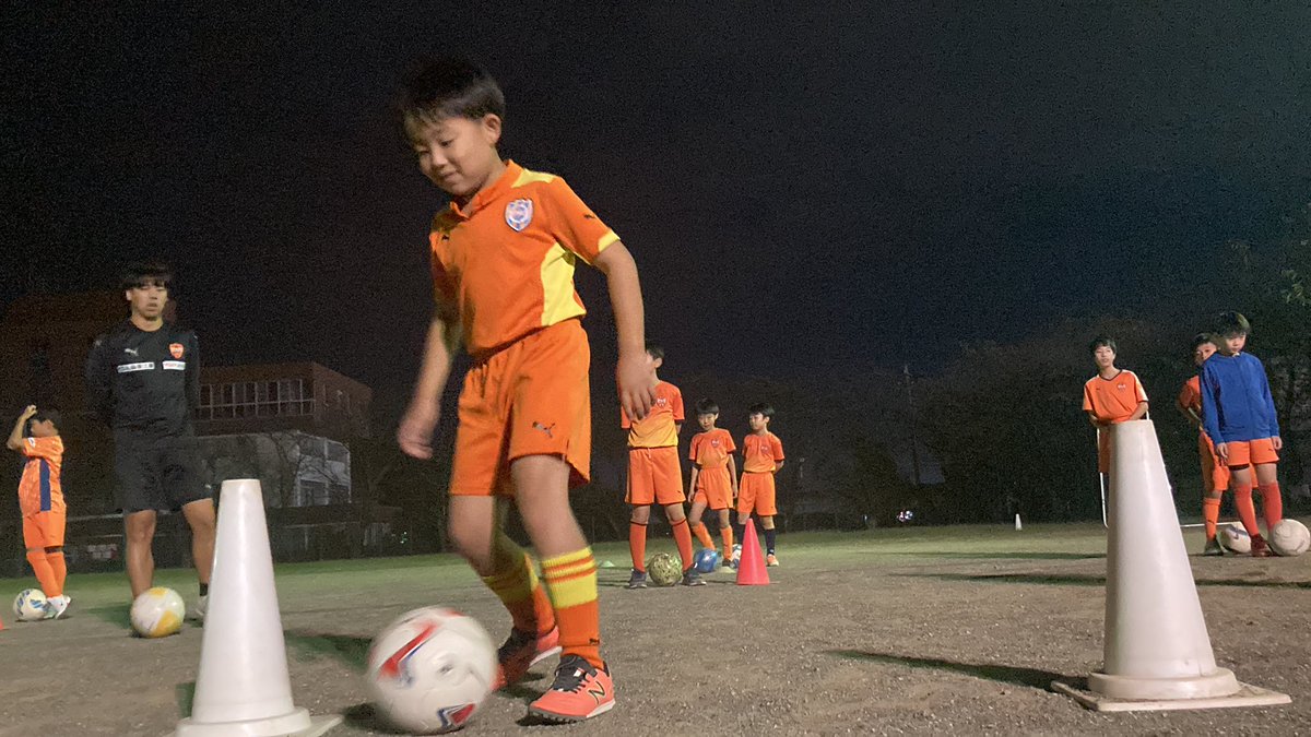 spulse_school's tweet photo. 【清水エリア】
🍇#エスパルスサッカースクール
秋の無料体験スクール
&
入会キャンペーン🍠
👉https://t.co/fJf1oYMmwZ
金曜日の瀬名スクール!
キッズクラスの『勝つぞ!』のポーズ!
本日も元気いっぱいのスクール生!
#清水エリア
#squlse
#チームスポーツ https://t.co/YfounKE47Q