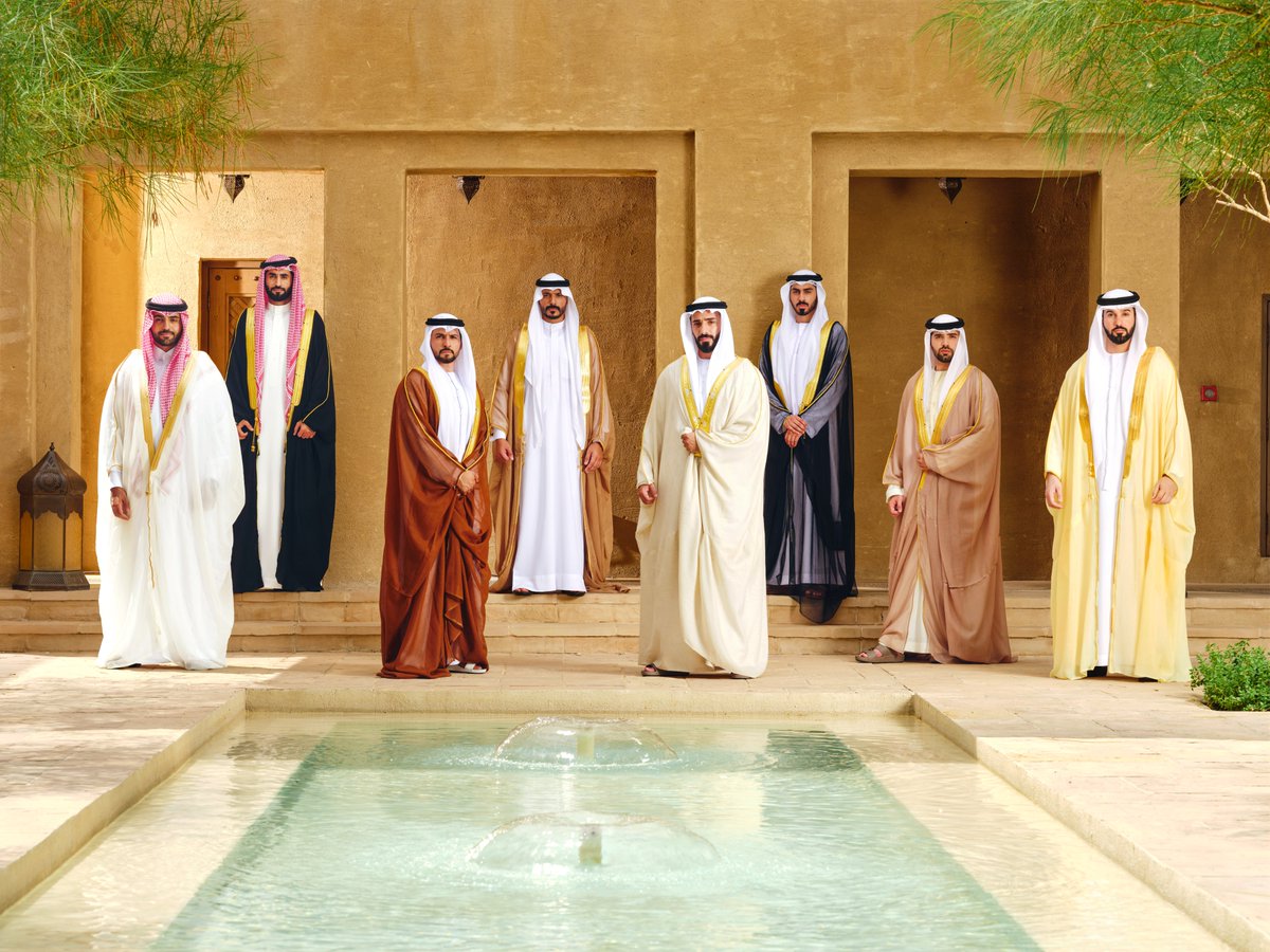 TelalFashions's tweet photo. بشت التلال يُصنع بدقة فائقة وبمفهوم حقيقي للتقاليد الفنية العربية، يتم صنعه يدويًا عن طريق محترفين موهوبين وذوي خبرة من أماكن أصيلة، بهدف أن يعكس هويتك العربية بأفضل طريقة. يمكنك تخصيص الصنع والمواد والنماذج والأنماط لجعله يتناسب بشكل مثالي مع مناسباتك
#كندورة #موضة #التلال #بشت https://t.co/cxB9lr1Z5y