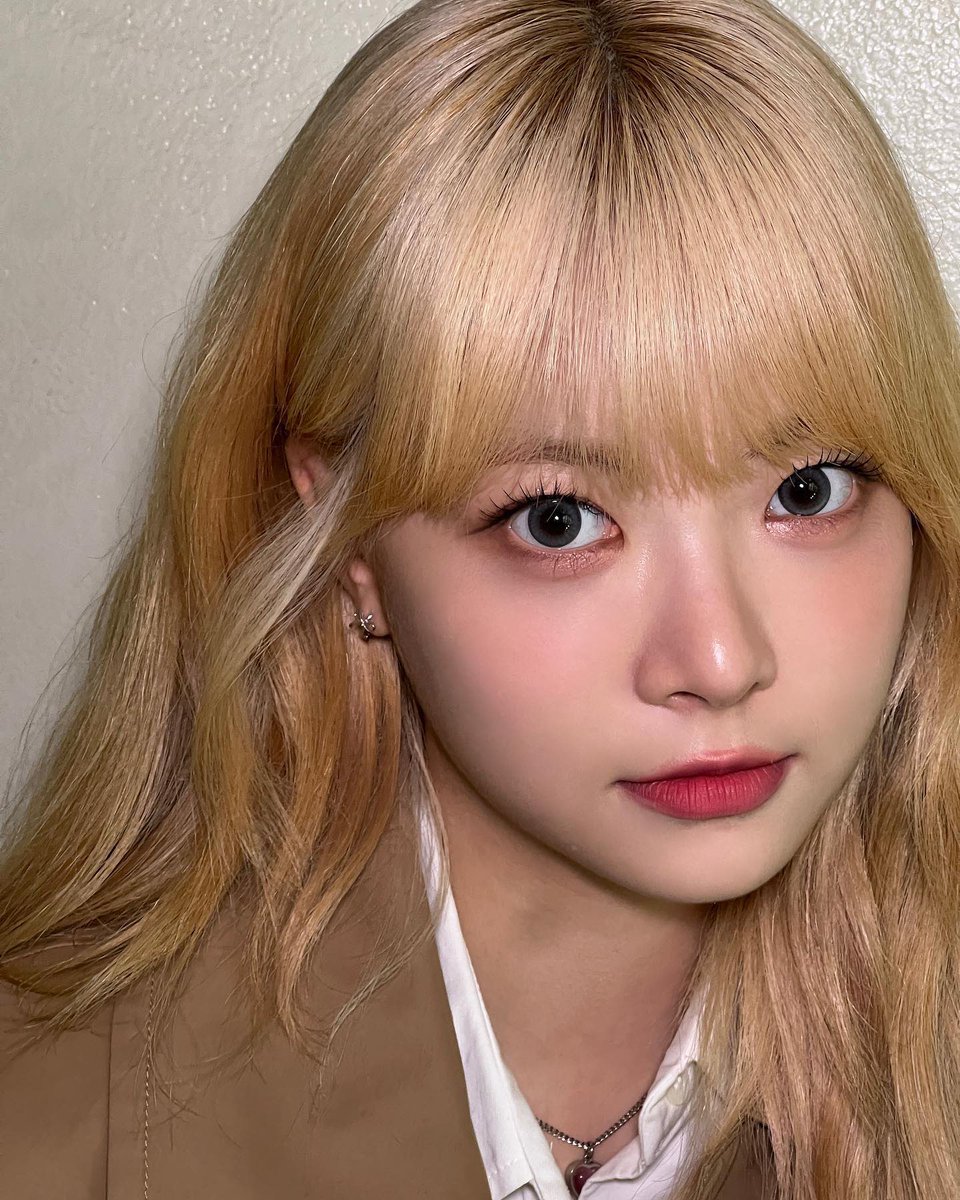 Eunchae_mp4's tweet photo. 231013 #홍은채 인스타 

🍁🍂 #날씨너무좋아 https://t.co/Qv21OSsCAe
