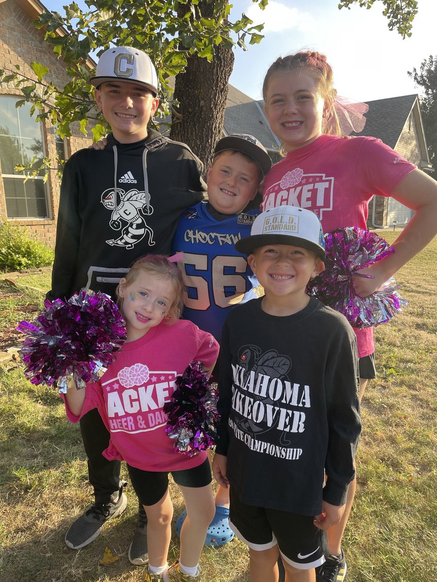 CoachBradClark's tweet photo. “If a fellow isn’t thankful for what he’s got, he isn’t likely going to be thankful for what he’s going to get.” #ThankfulThursday #Gratitude https://t.co/Cw3VxJPKBC