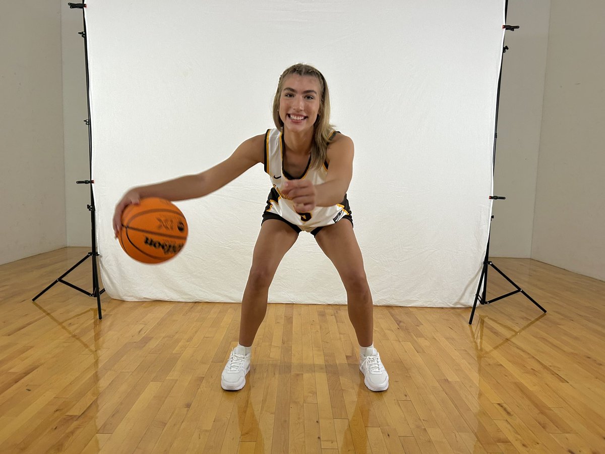 Sarah Scott tweet media