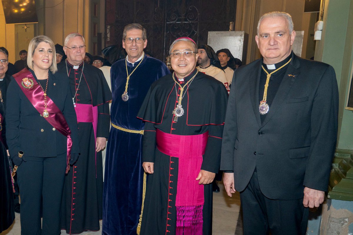 NoeliaArroyoHer's tweet photo. Marrajo desde niño, siempre ha trabajado por nuestra #SemanaSanta desde diferentes ámbitos. Fundó la Comisión de Iglesia marraja, fue consiliario y en la actualidad es capellán de la @cofradiamarraja

¡Enhorabuena al pregonero de la #SemanaSanta, Fernando Gutiérrez Reche! https://t.co/aUx1u1iZbQ