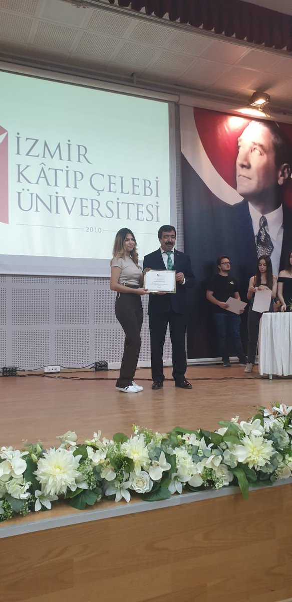 TÜBİTAK 2209-A projeleri kabul edilen İKÇÜ Sağlık Bilimleri Fakültesi Sosyal Hizmet Bölümü öğrencilerimiz belgelerini Rektörümüz Sayın Prof. Dr. Saffet KÖSE’den aldılar. 

Kendilerini tebrik eder, başarılarının devamını dileriz.