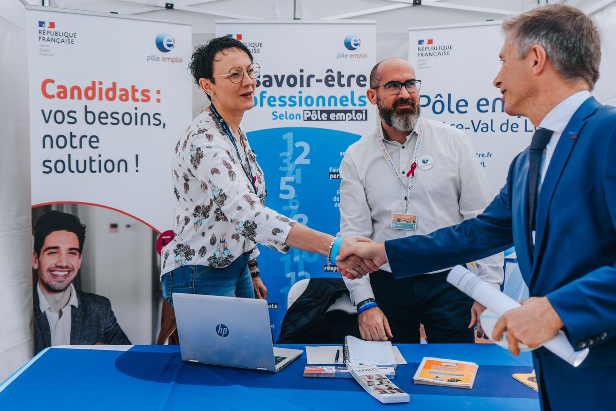 #Travaux 🏗️ - La <a href="/FRTPCentreVL/">FRTPCentreValdeLoire</a> organise aujourd’hui la seconde édition de « La Place des TP » à <a href="/Chateauroux36/">Châteauroux Métropole</a> ! ⚠️
Acteurs des travaux publics, chercheurs d’emploi, étudiants, lycéens, collégiens, enseignants… Venez découvrir les nombreux métiers proposés par cet univers