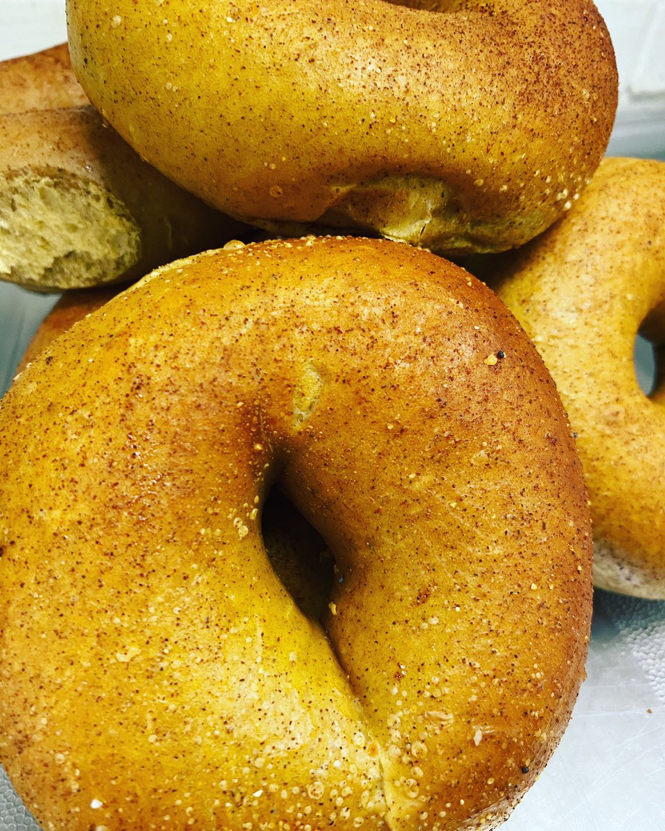 HBTheScoop's tweet photo. Pumpkin Bagels are here!! Yummy https://t.co/3ny7uPXaxs