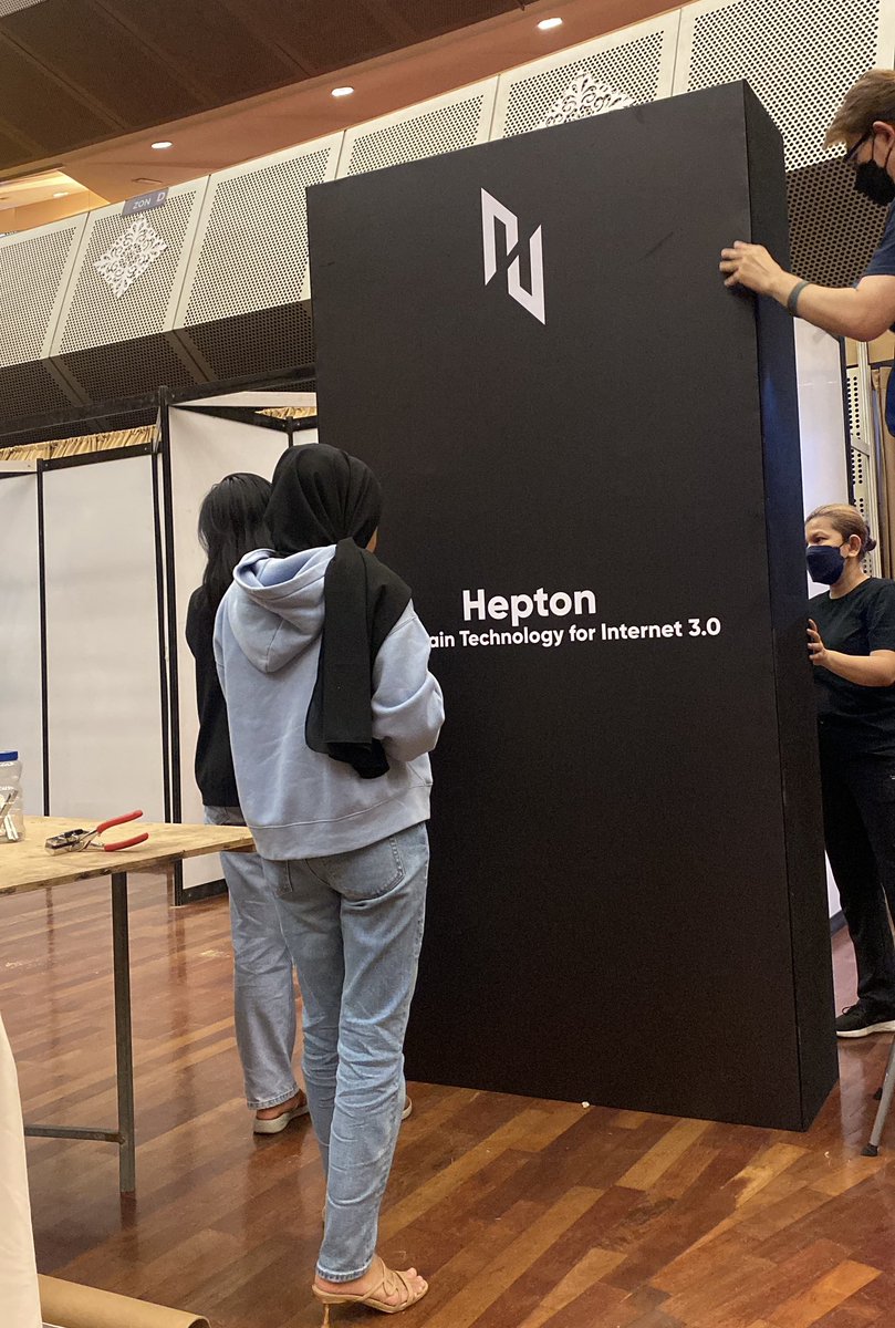 Bitcrage's tweet photo. No time for FUD, it's #BUIDL time.

#Hepton https://t.co/c1heIPGe2K