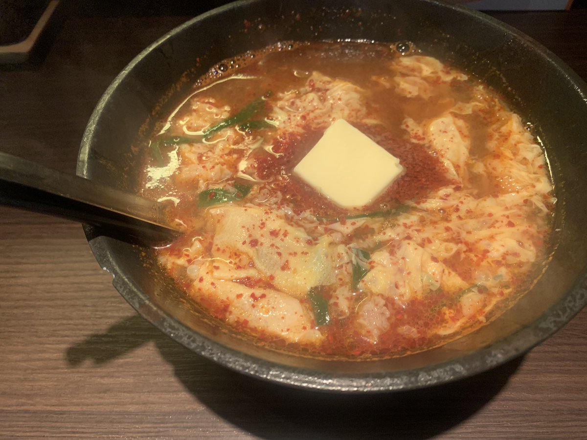 oniku039's tweet photo. おなかすいて1人らーめん

#辛麺華火
#新宿 https://t.co/go451Ail7G