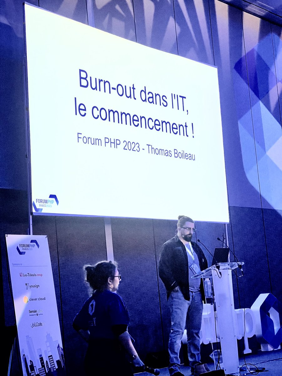 Floos_void's tweet image. Hier j’ai beaucoup aimé la conférence « burn-out dans l’IT » de @toham_tech au #ForumPHP2023 organisé par l’@afup
C’est effectivement primordial de développer et faire usage de notre empathie dans notre travail 👀 💜