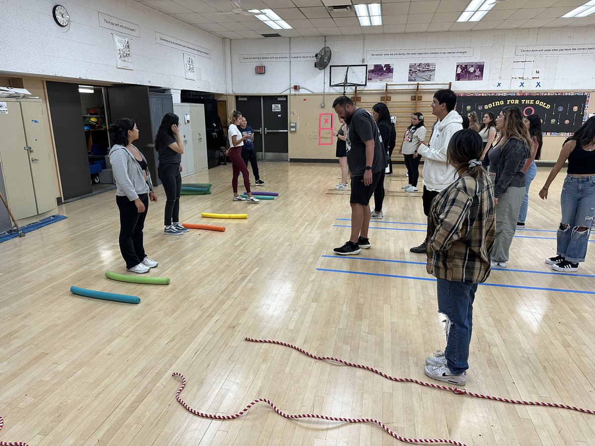 We had some great presentations on games that celebrate diversity in PE! #GoBeachGoTeach #KIN476