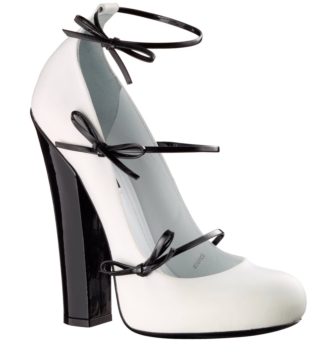 badestoutfit's tweet photo. louis vuitton ‘fetish’ pumps by marc jacobs https://t.co/EpimhI7VxB