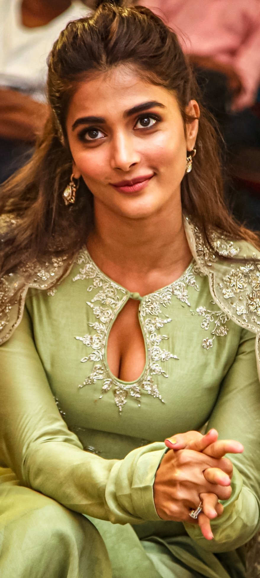 F8Ui2OAbAAAMx0-?format=jpg&name=large