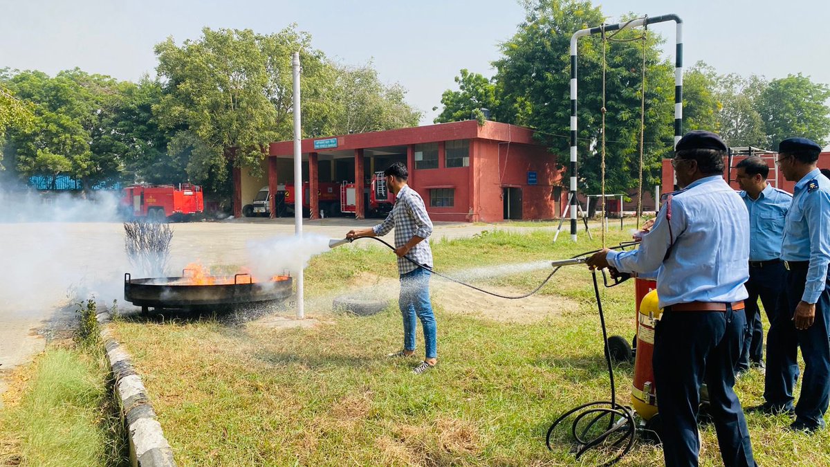 AAI_Official's tweet photo. On the occasion of International Disaster Reduction Day, today at #AAI’s Fire Training Center (FTC) New Delhi, various Rescue &amp; First Aid Fire Fighting Demonstrations were conducted to create awareness about significance of the day. https://t.co/PbefvxQD2R