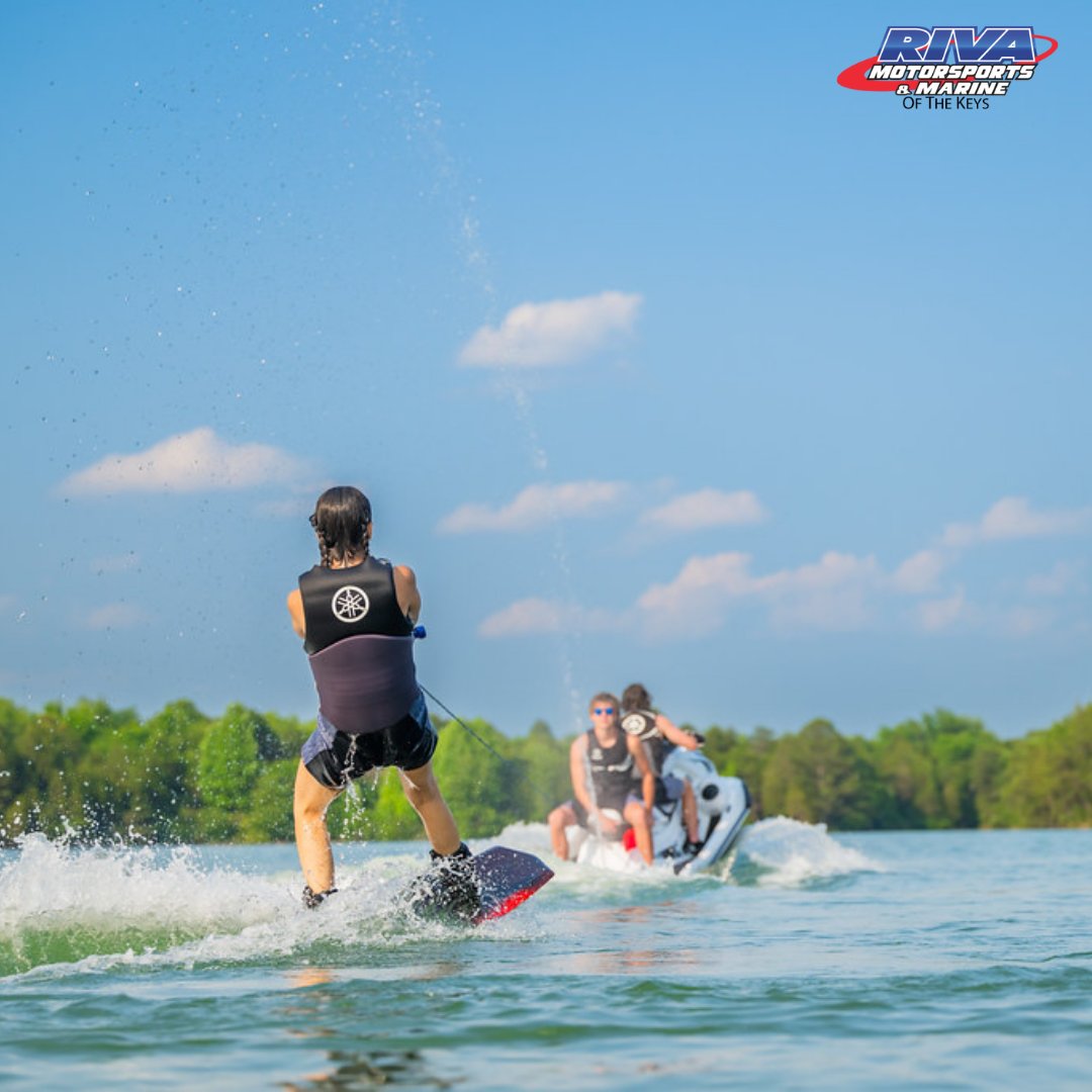 riva_keys's tweet photo. Riding the wake, making a splash, and living the dream! 🏄‍♀️💦 https://t.co/RhT6OeMODN