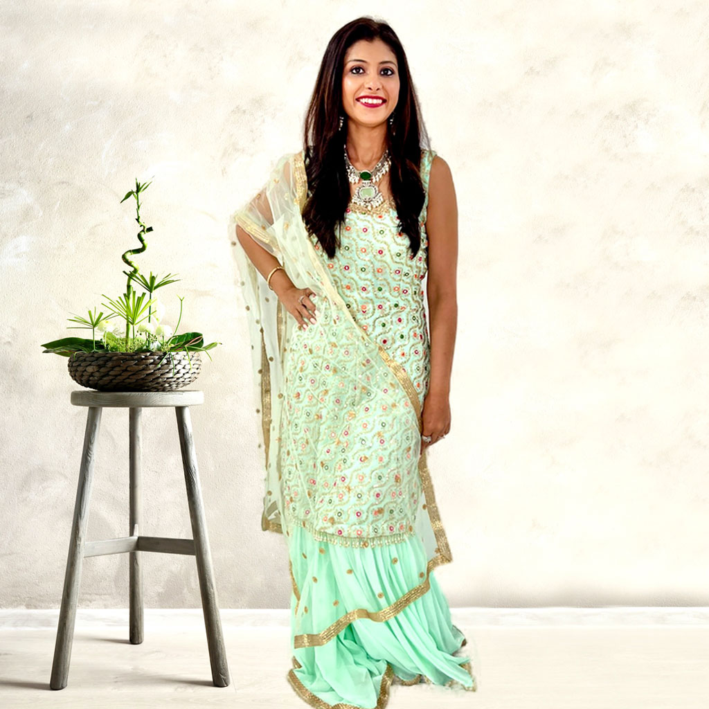 shophaldi's tweet photo. Step into an enchanting world of elegance with our Green Embroidered #ShararaSuit Set In Georgette. πΏβ¨ This #Outfit is a masterpiece of craftsmanship, blending traditional charm with contemporary style.
#designersuit #instafashion #womensoutfit #fashionsuits #georgette #canada https://t.co/JIHziwBsOO