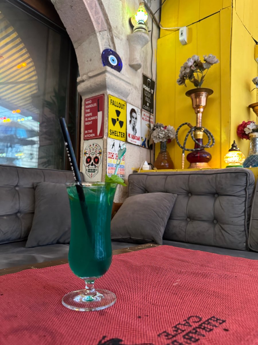 HarabbeCafe's tweet photo. Fresh drinks 🍷🍹🍸
#HarabbeCafe #drinks #freshdrinks #cafebistro #sultanahmet https://t.co/BNhIyBJMtS