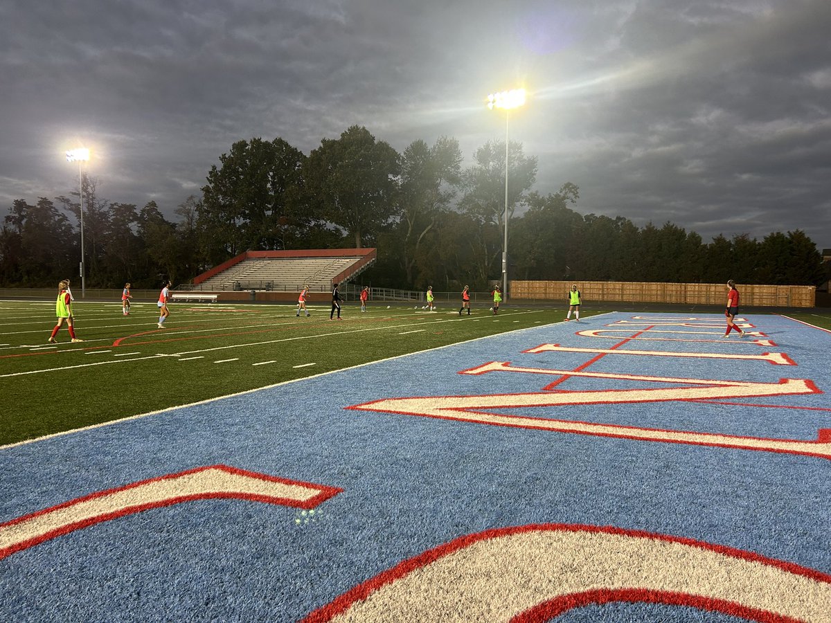 USJbruinsoccer's tweet photo. Beautiful morning to get some work in. Lady Bruins got after it this morning so they get watch @USJBruinFB get after it tonight. Good luck Bruins!!!! https://t.co/3YoyZb0Rbq