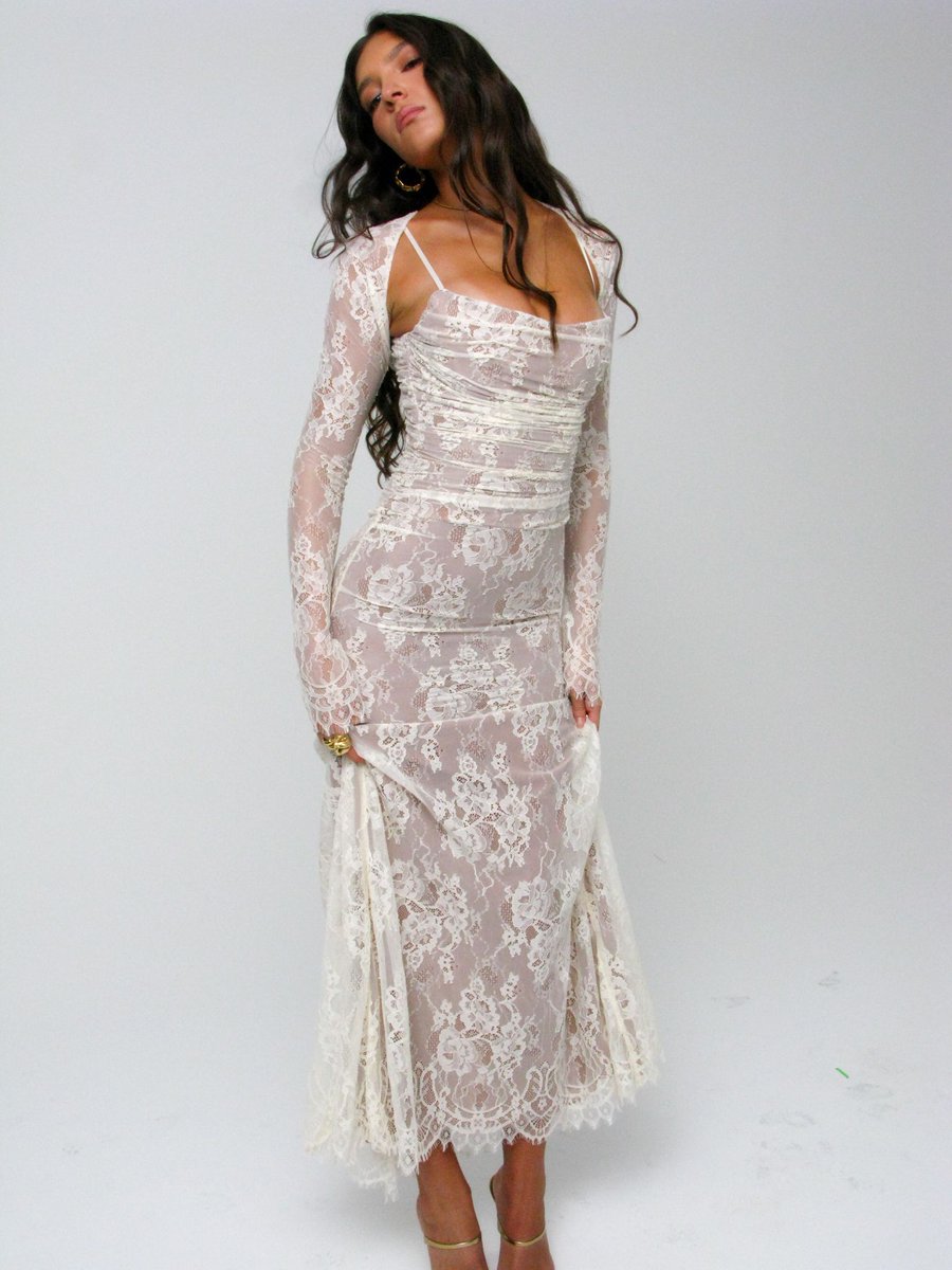 Vintage cream & luxe lace. Shop Artemis: https://t.co/TmO6S8UHwb