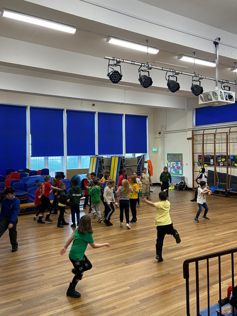 portmeadp's tweet photo. Diolch criw for playing games with us to celebrate Shwmae day! #pmdpy4 #pmdpcym https://t.co/CFmWjVKEyy