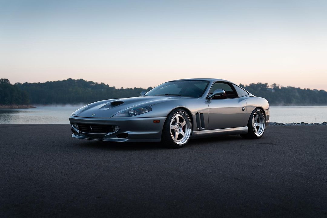 BaanVelgen's tweet photo. An iconic combination of the Ferrari 550 Maranello with BC Forged MHE25 wheels. The wheels, featuring a Brushed clear center, Polished lip, and Hidden hardware, perfectly complement the vintage aesthetic of the Maranello. 

This is a source of inspiration for our Ferrari FF. The https://t.co/IOdS501Isw