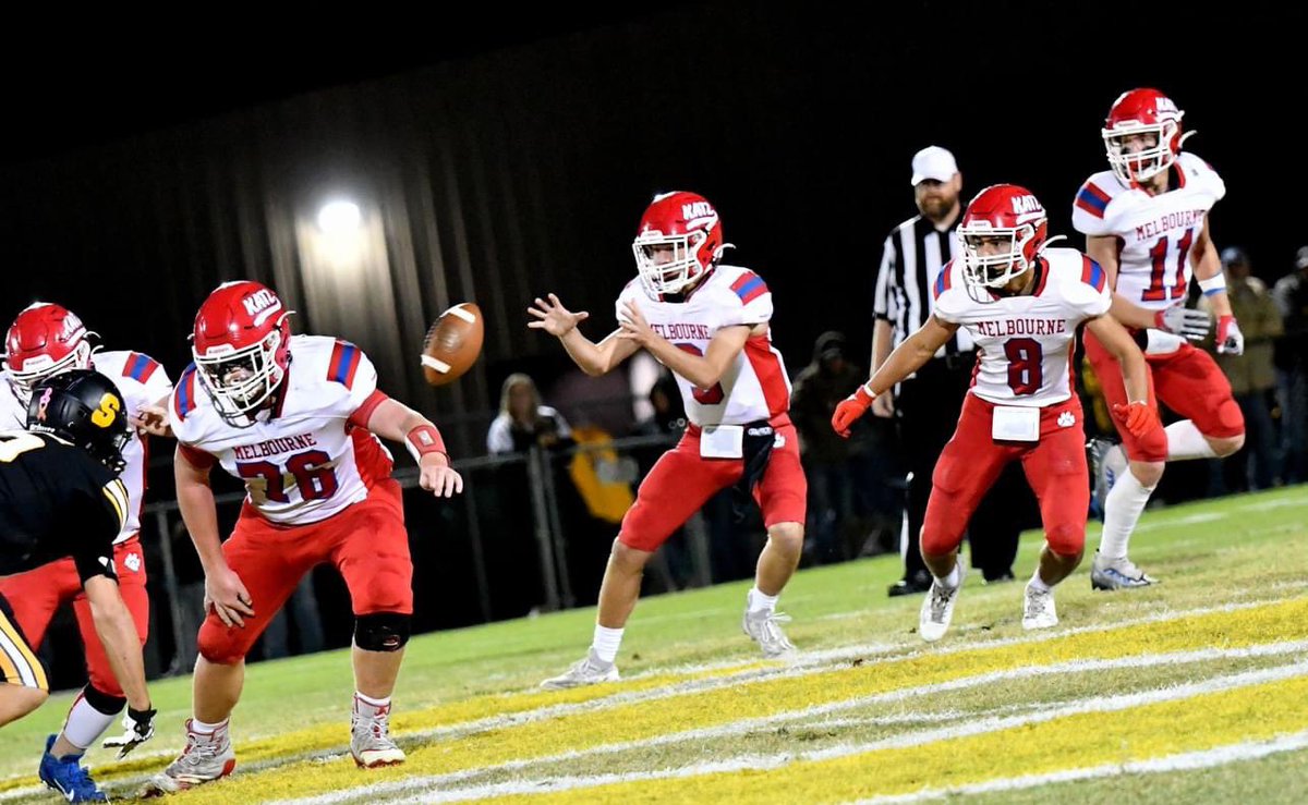 SarahBookout's tweet photo. Yay!!  It is Football FRIYAY and it is homecoming!!  The Bearkatz @MelbourneSchoo1 and my favorite QB @ColeTrane07 will fight the Perryville Mustangs @PHSMustangFB at 700!  #gokatzgo https://t.co/0MmDDzdHAr
