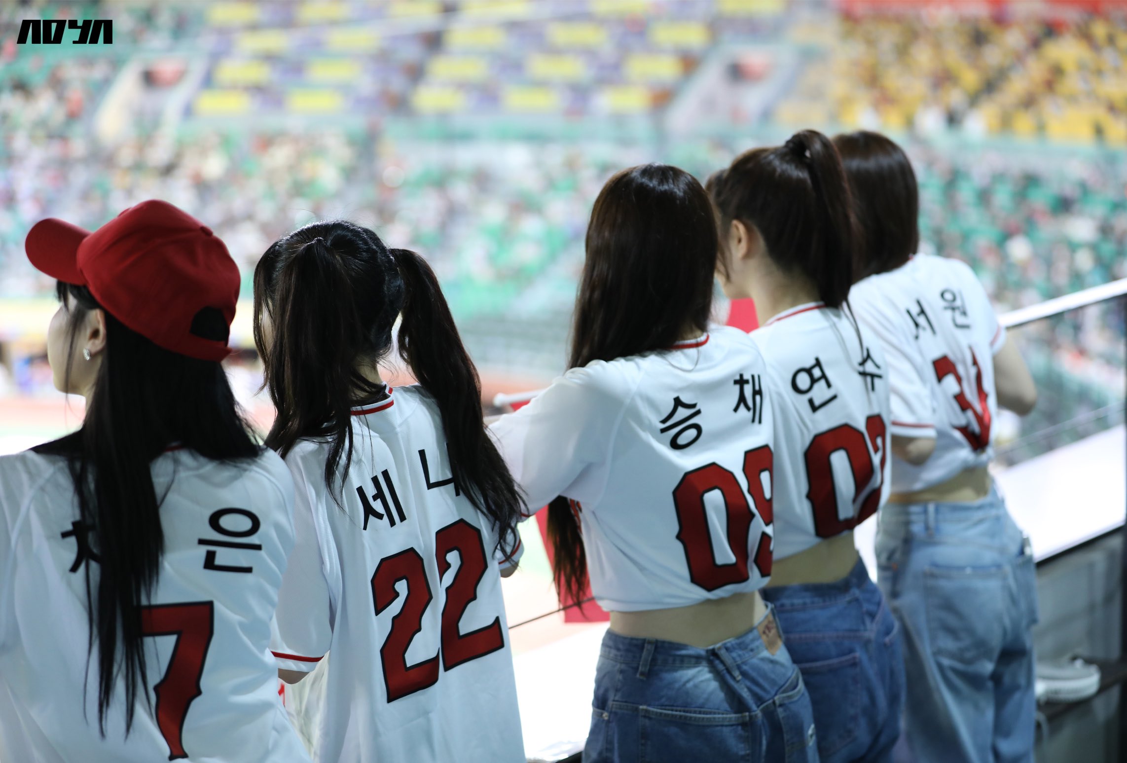 F8UlddwawAASQmq?format=jpg&name=4096x4096