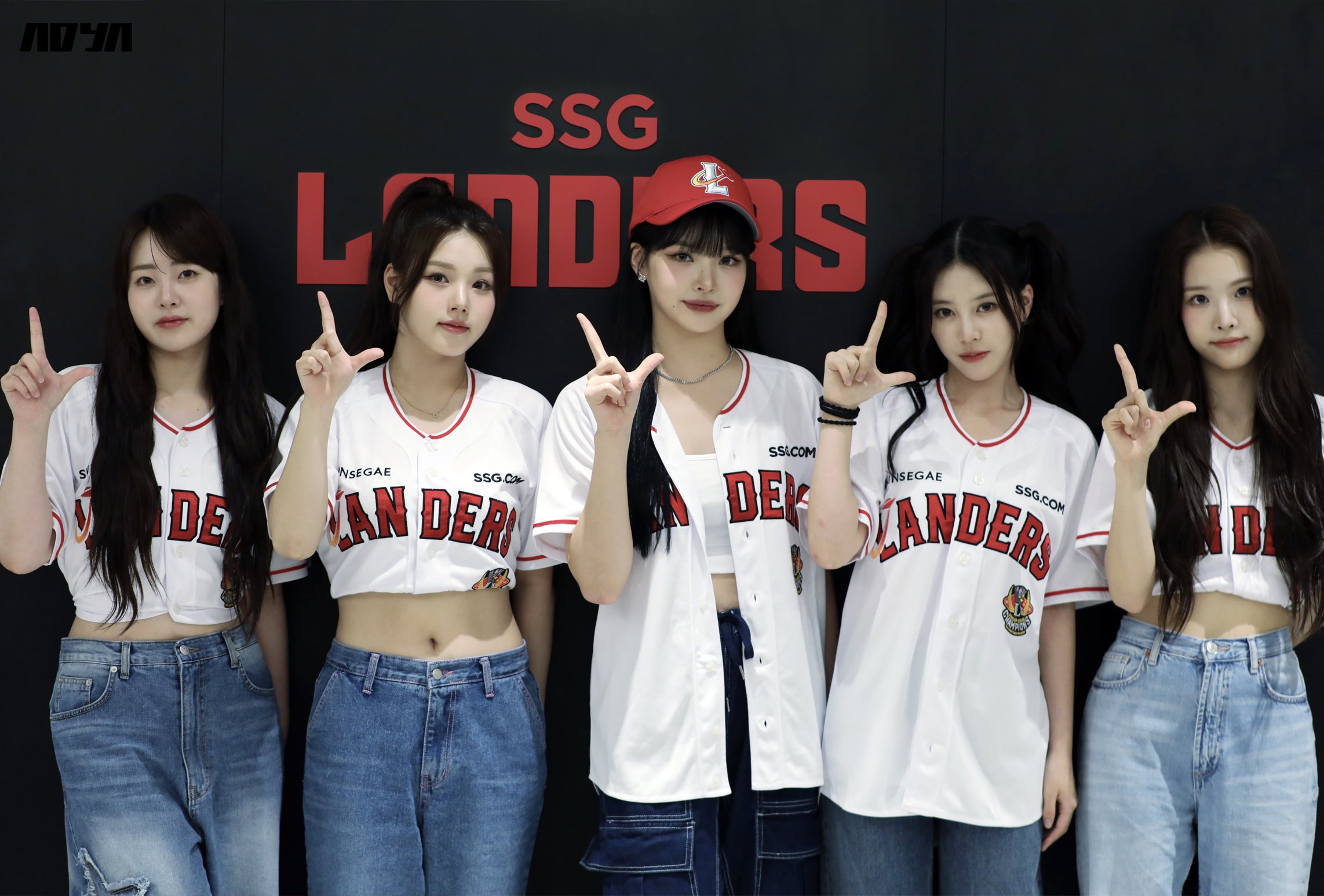 F8UlddxawAAOmmF?format=jpg&name=4096x4096