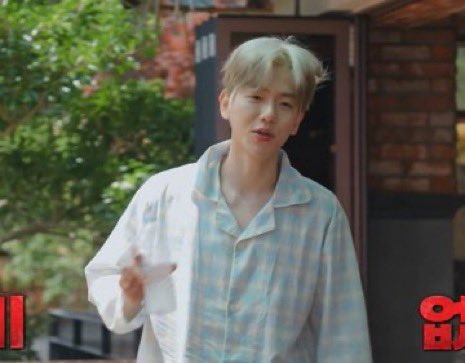 약간 그거 보고 싶다 
패턴 잡혀서 아침 6시에는 꼭 일어나서 밥 먹어야 하는 도냥이와 쉬는 날에도 울면서 일어나 밥 주는 백집사로 백도