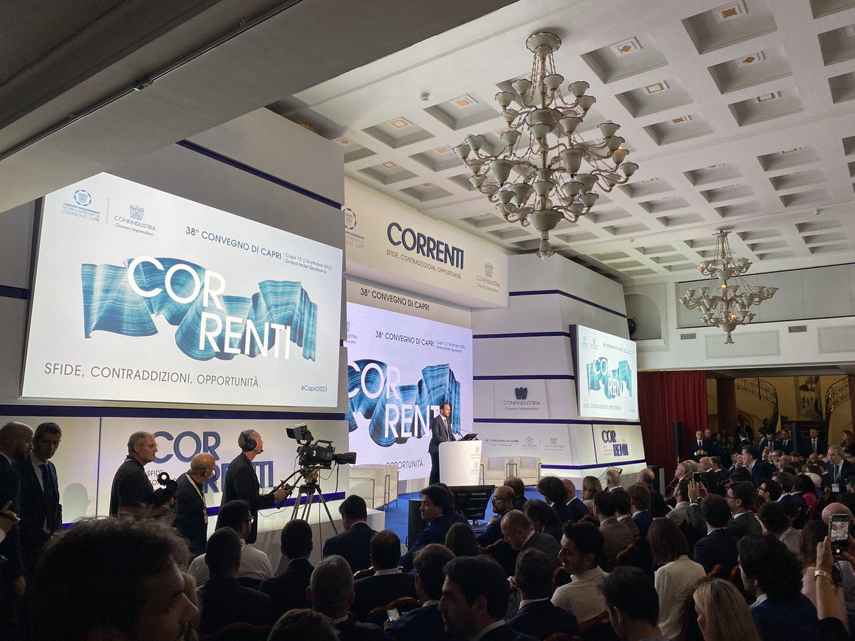 Vittorio Ciotola, Presidente G.I. Confindustria Campania dà il benvenuto a #Capri2023
Segui il suo discorso: giovanimprenditori.org