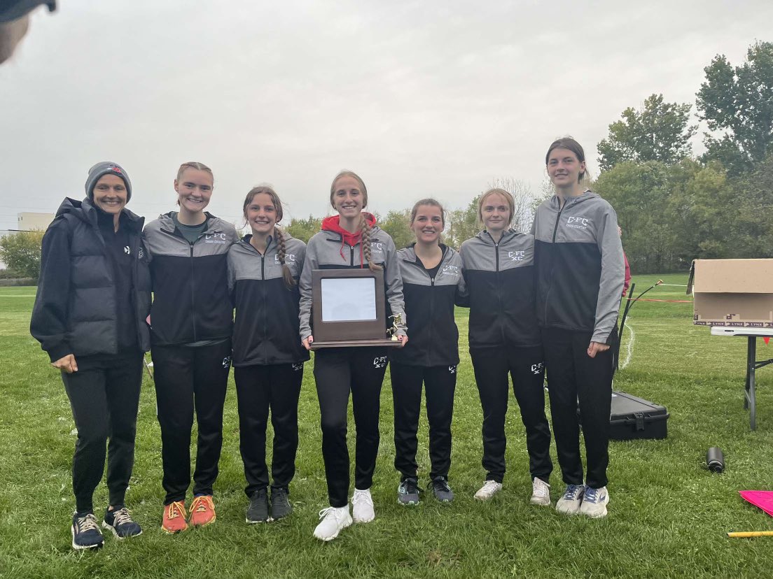 WIPlaymakers17u's tweet photo. 🤩Congrats to Emma Mann & her C-FC Teammates for winning the Dairyland Conference XC Meet yesterday!
@Emmamann4411 (2024•5’7•SG•Cochrane-Fountain City, WI & 2024 17uBluestar-Pep) also earned Individual 2nd Team All-Conf! #multisportathlete #competeeverywhere https://t.co/vhsbl90Ios