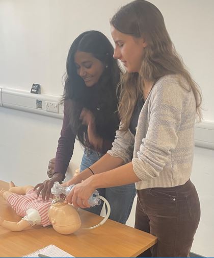 Paediatric Basic Life Support for Medical Students taking place at SERII this afternoon

So fantastic to see the building up and running for training