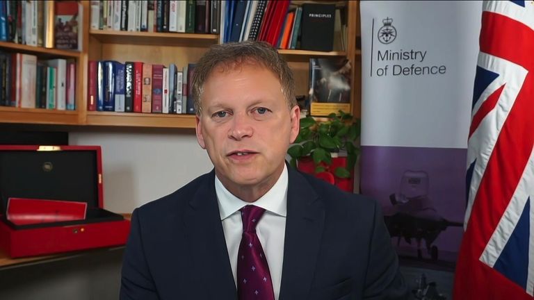 DalbidEU's tweet photo. @MrBrendanCox @grantshapps @BBCr4today Shapps Ships! Multiple failure #GrantShapps. Last year he was #HomeSecretary, #BusinessSecretary and #EnergySecretary. Now #DefenceSecretary he says the deployment of UK military assets will "bolster regional security”. 2 unprotected Auxiliary Vessels with 3 helicopters. https://t.co/lEtvvAp3lO