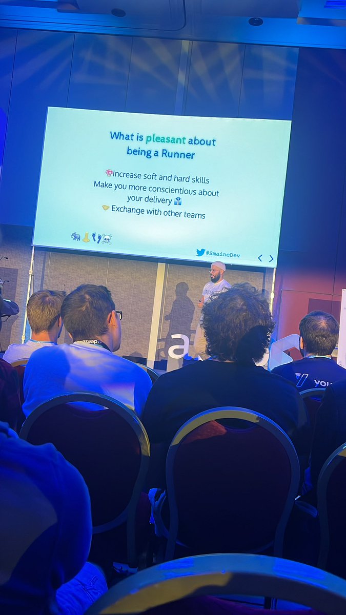 crazyball's tweet photo. Php n’est pas mort @SmaineDev 💪#forumphp super conf ! https://t.co/WYBJfN0O4v