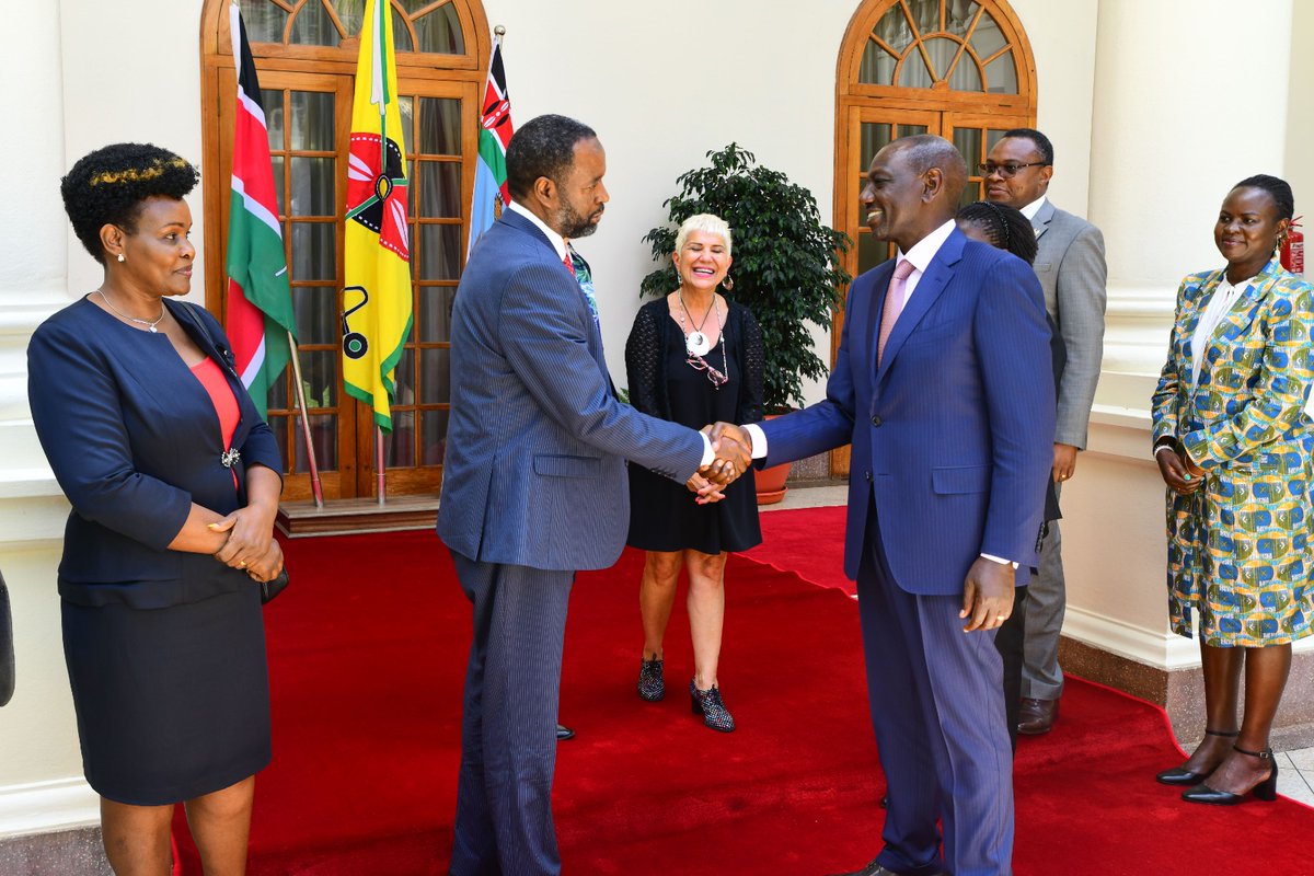 WilliamsRuto's tweet photo. Kenya will work with the International Organisation for Migration (IOM) to protect refugees and migrants, including from the adverse  effects of climate change.

Met IOM Director-General @AmyEPope at State House, Nairobi. https://t.co/FNZslAS6Gn