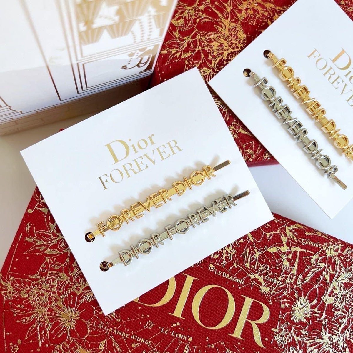 Retweet สุ่มแจก 1 อัน ✨

🌷 เปิดจองกิ๊บติดผม Dior 1 แพ็คได้ 2 ชิ้นเลย สวยมากกกกก

❣️ 390.- รอสินค้า 5-7 วันจองไว้ก่อนชำระตอนของมาค่ะ 
จองใต้โพสหรือทัก DM ได้เลยยย
