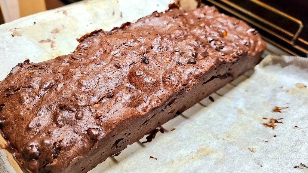 チョコチップバナナパウンドケーキカカオニブも入ってるココア味ぁーーーーーっ(∩´∀｀)∩🍌🎶

うわああああああああっ🔥
10月があとっ17日ぃああああああっ🔥🔥🔥🔥うおおおおおおおおおおおおおおおっーーーーーーー🔥🔥🔥🔥🔥💪🔥🔥🔥🔥🔥🔥