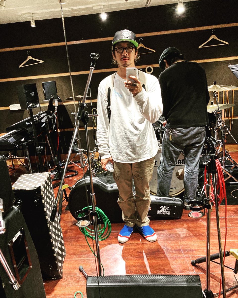 CHARLIE__0228's tweet photo. 明日の今年1番のゴキゲンイベントに向けての準備はばっちぐー!!!!!
赤羽にてお待ちしております!!!!
#eastbay #rockaflash #ゴキゲンイベント #ドレスコードはマーチン https://t.co/eX1aEtqWEm