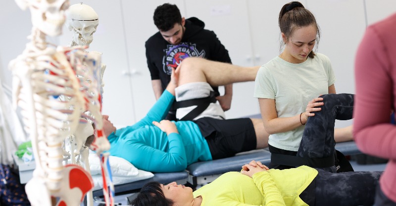 RCSI_Irl's tweet photo. While UDL can feasibly be implemented in classroom settings, the translation to the variable environment of practice placements can be challenging.

Dr Ailish Malone and Fiona Daly from the RCSI School of Physiotherapy share six ideas for practice educators.

#RCSIeducate