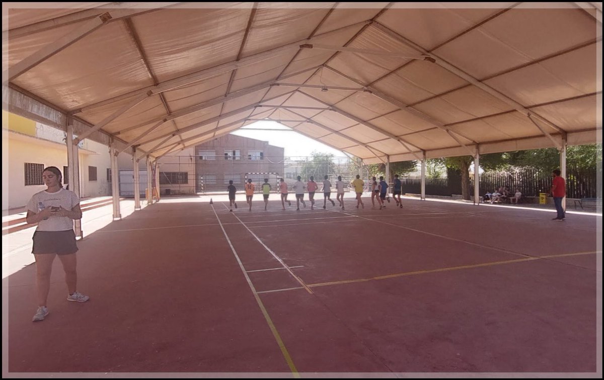 jbsayavera's tweet photo. ⚪️#PREFIT Badajoz⚫️

Concluye otra semana más de evaluaciones con el I.E.S. Meléndez Valdés de Villafranca de los Barros. 

Más información procedente de nuestros adolescentes para seguir contribuyendo a la mejora de su salud. https://t.co/9CDnBORxA4