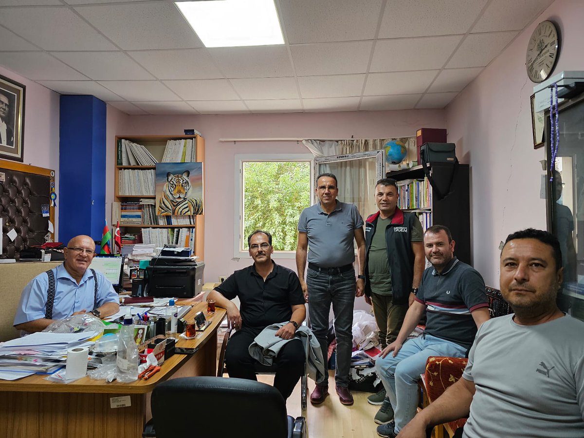 AntepfstArstm's tweet photo. Kurumumuz işbirliğini geliştirmek ve ortak proje çalışmalarında bulunmak amacıyla Harran Üniversitesi Ziraat Fakültesi Bahçe Bitkileri Bölüm Başkanı Prof. Dr Bekir EROLAK'a ve Prof. Dr İzzet AÇAR'a ziyarette bulunmuşlardır. #tagem #inavasyon #antepfıstığı @TAGEM_ANKARA @hrumedya https://t.co/8jhzpVWzO6