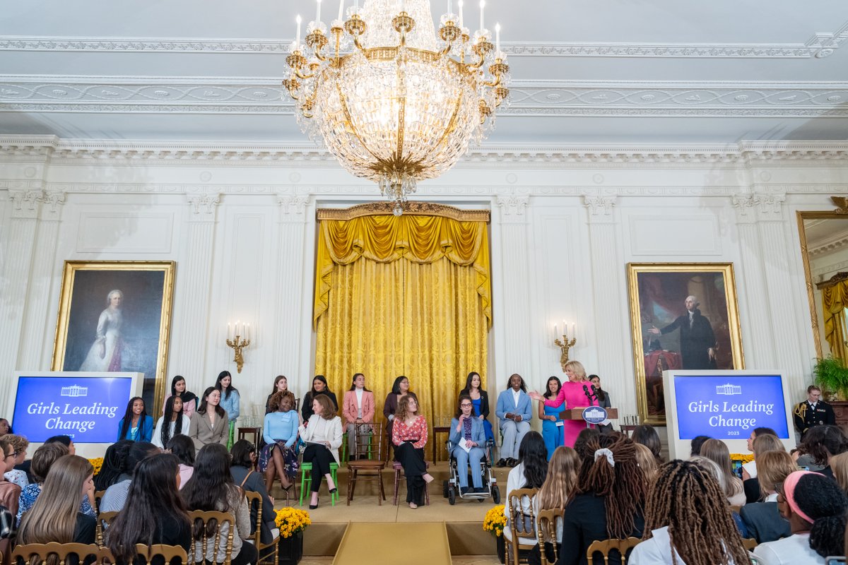 In honor of International Day of the Girl, @FLOTUS celebrated 15 young women leaders who are leading change and shaping a brighter future in their communities across the United States.
