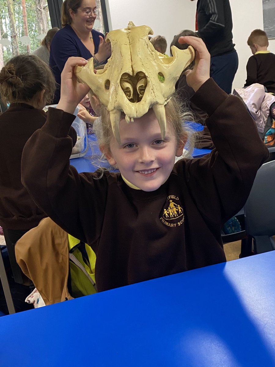EastfieldPSHull's tweet photo. #1AW were very brave during our classroom session today, touching giant snails, snakes, cockroaches ๐ฑ, tiger skulls and camel fur! https://t.co/Eg4ZvUtzL0