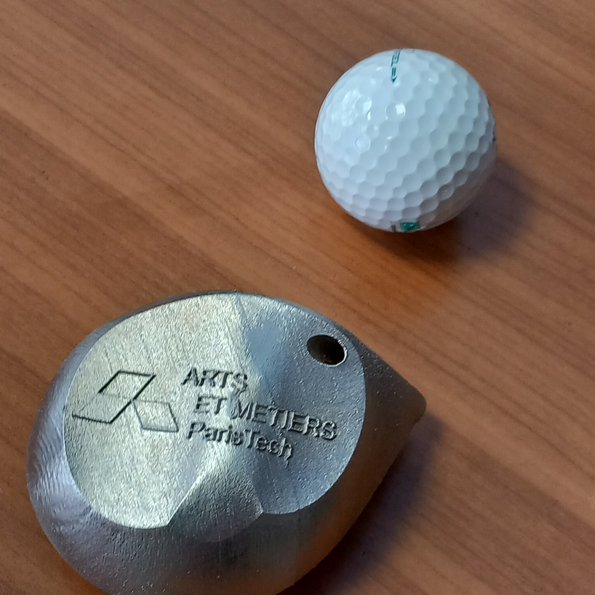 Fête de la Science 2023
Club de golf
Pièces fabriquées par Corinne DUPUY - Equipe LASER