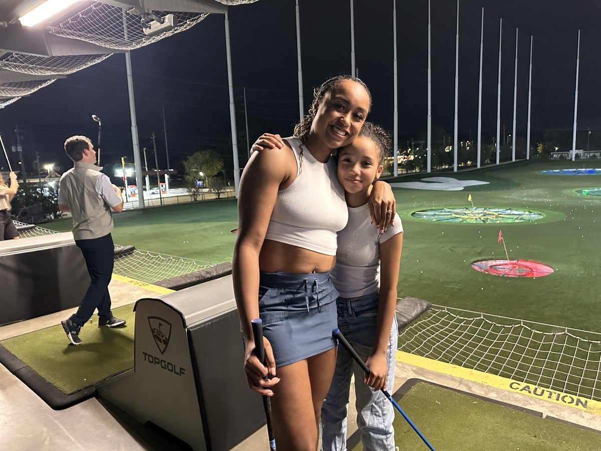 AlabamaAClub's tweet photo. Thank you to all of our A-Club members that came out to our Top Golf Social. We are thankful for all of our members because we could not do this without you (literally). Last night was about and for all of you. #AlabamaAlways #RollTide https://t.co/KgcEAJTMav