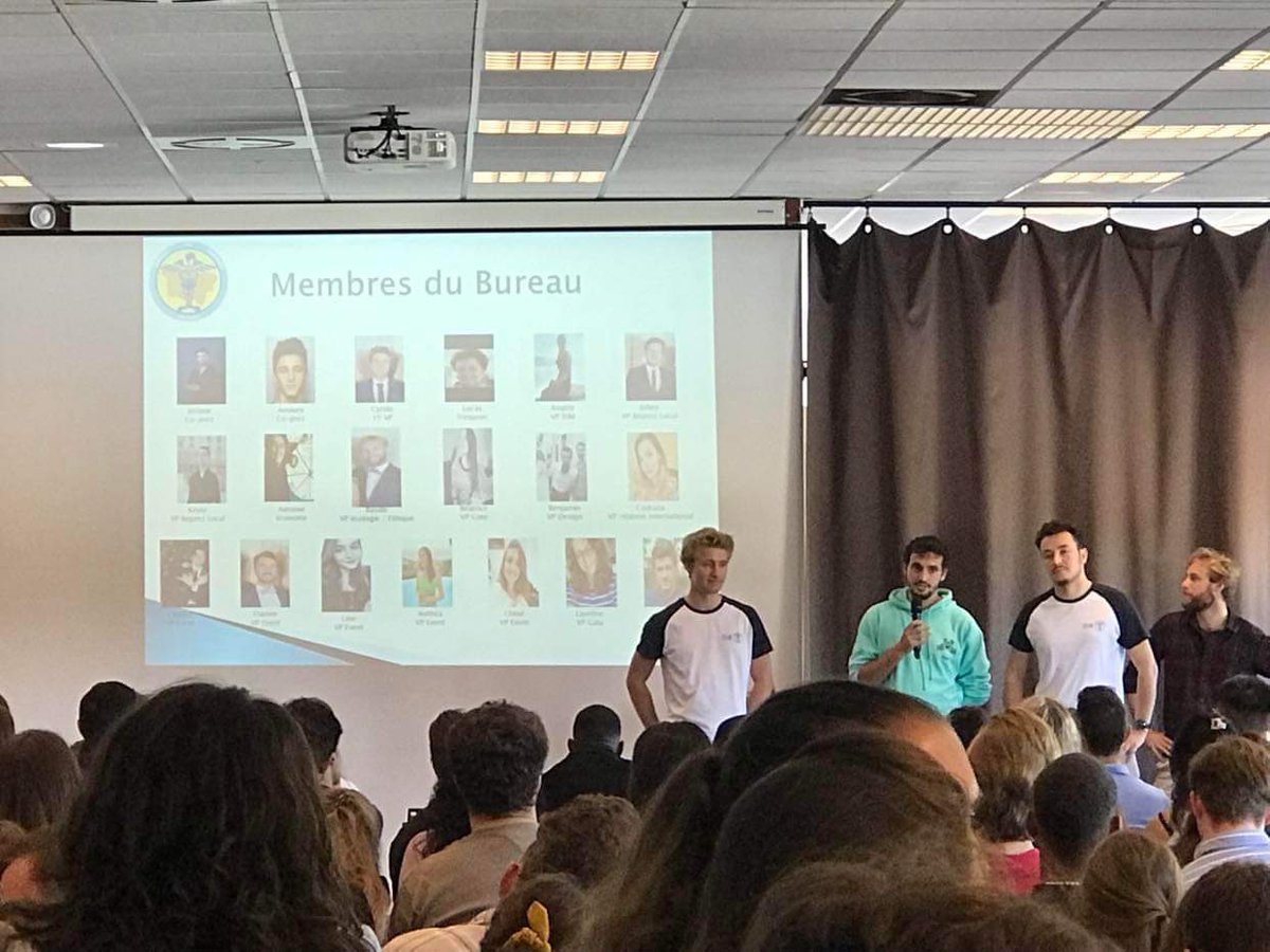 Le 10 octobre, la subdivision d'#Amiens a accueilli les 254 nouveaux #internes lors d'une journée d'accueil exceptionnelle au stade Crédit Agricole la Licorne.

Les nouveaux internes ont bénéficié d'explications concernant leur internat, la subdivision et leurs #droits.